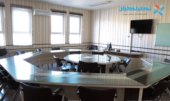 سالن جلسات در فضای کار اشتراکی در تبریز